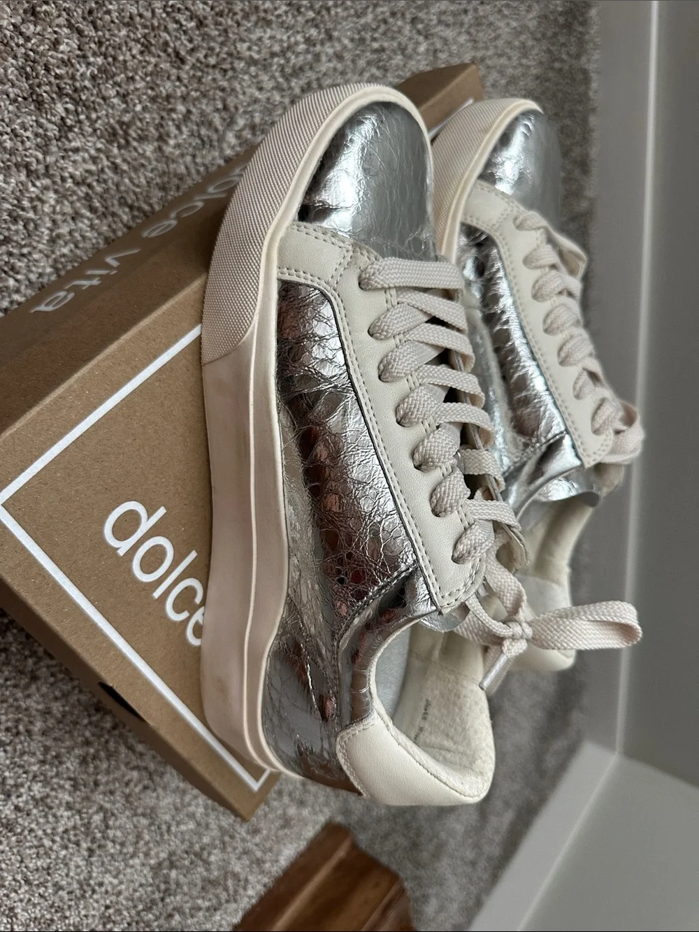 Dolce Vita Metallic Silver Zayn 360 Sneaker